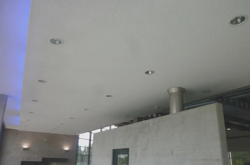 Akustikdecke in einer Werkshalle – Projekt von Malerbetrieb Utsch